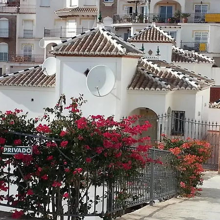 5 Bed Family With Pool