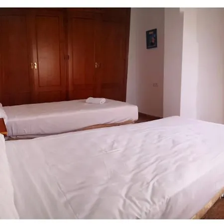 5 Bed Family With Pool Holiday home *